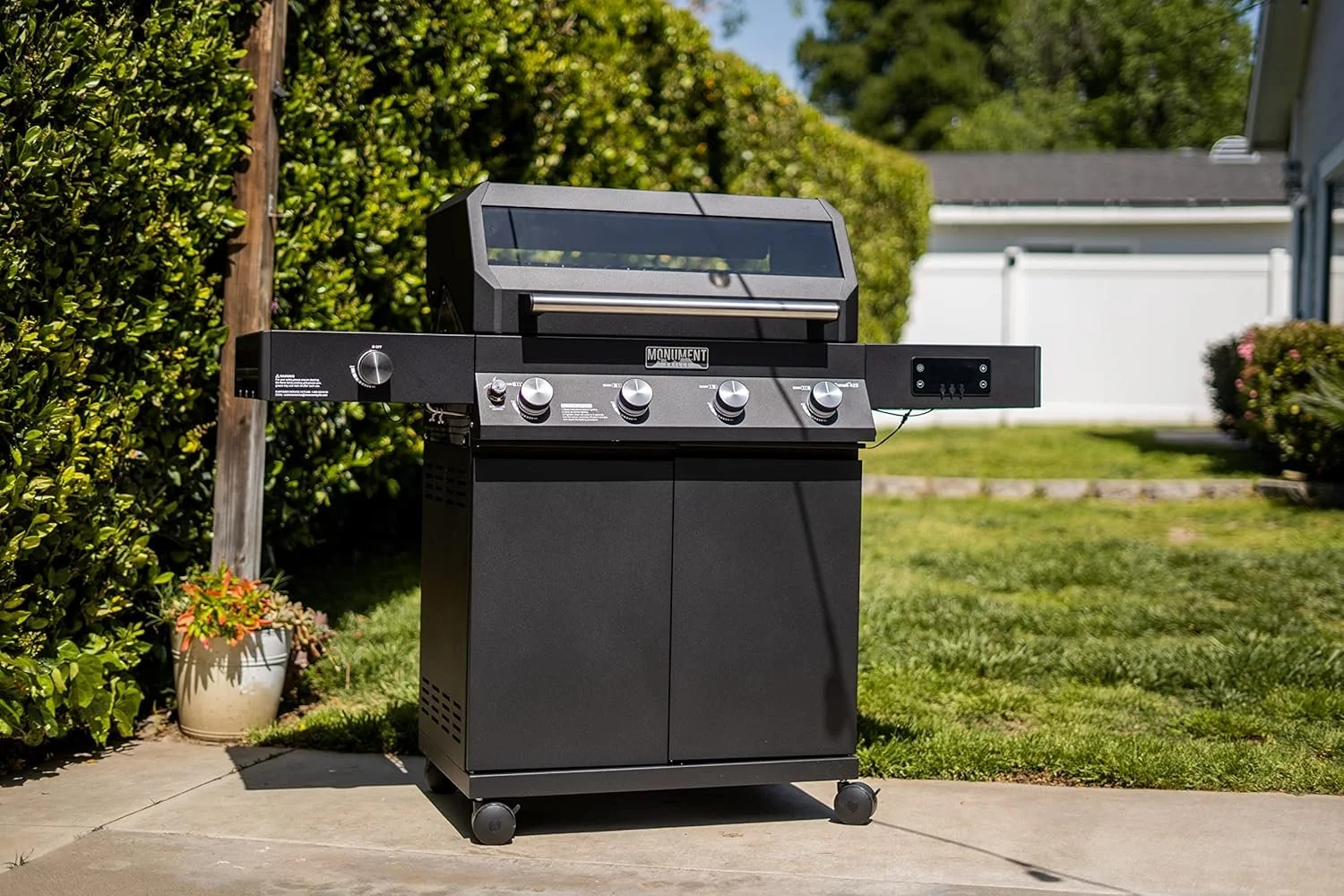 Monument Grills Denali 425 Black Smart Tech Propane Gas Grills - Image 1